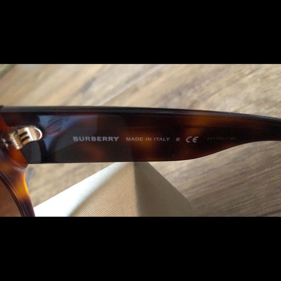 BURBERRY-AUTHENTIC NWT Tortoise Shell Sunglasses - Picture 4 of 16